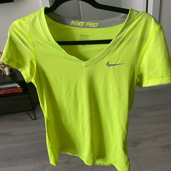 Nike Pro Shirt - Picture 1 of 3